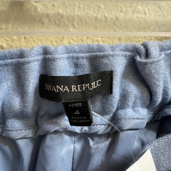 Banana Republic Wool Pants
Size 4 PETITE 
NWT - Picture 3 of 4
